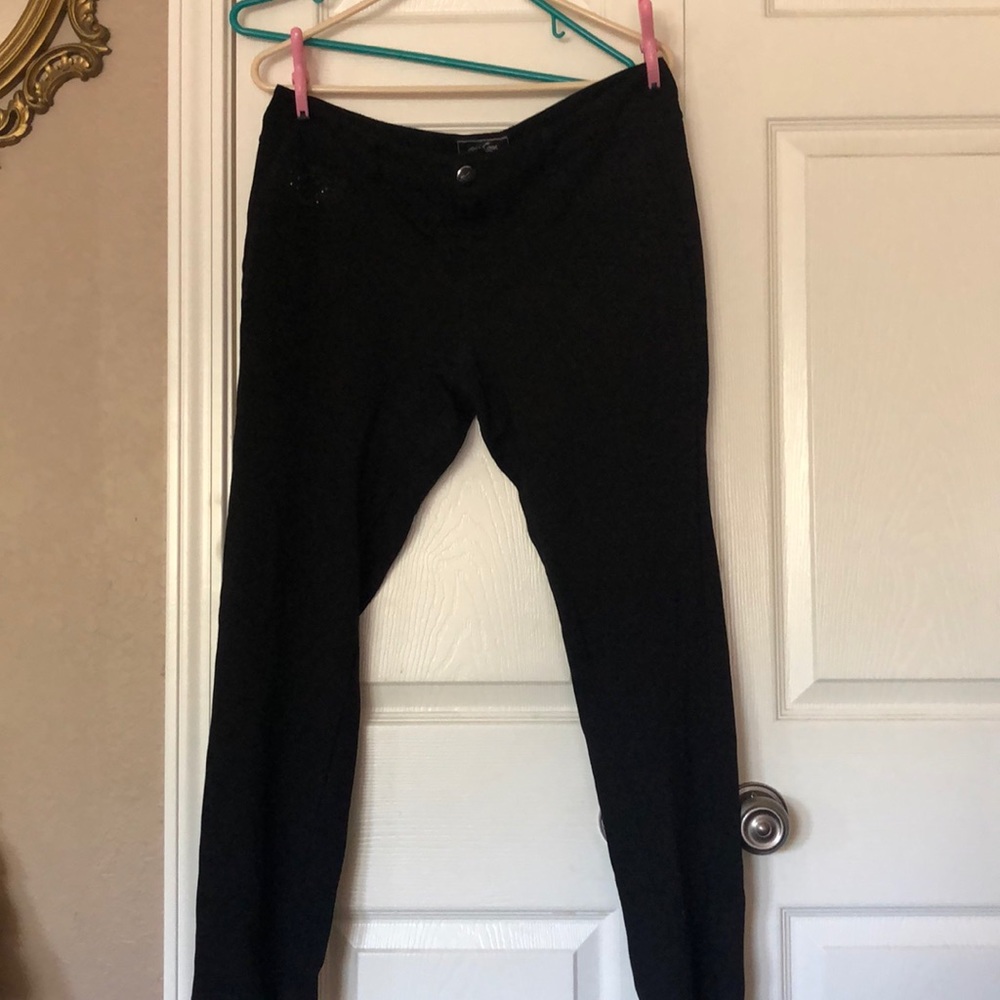 Black skinny pants